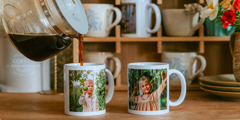 Personalised winter photo mugs and star cookies